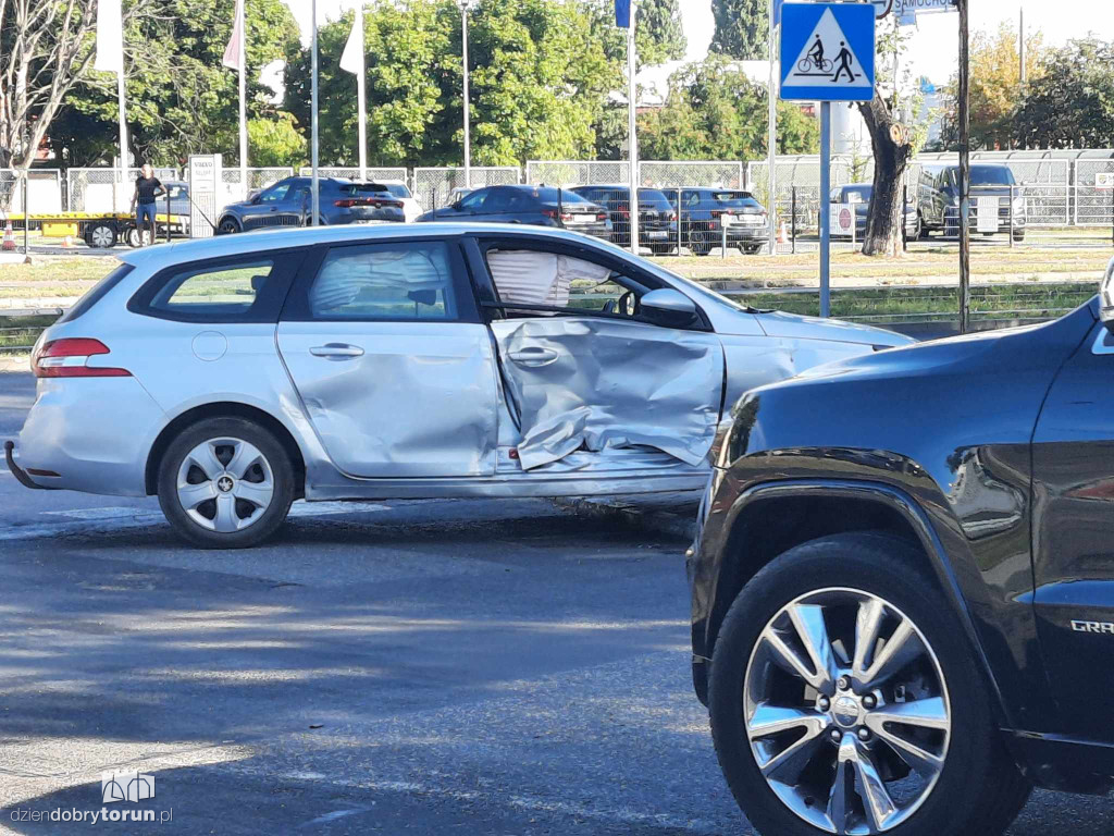 Groźna kolizja przy moście gen. Zawackiej