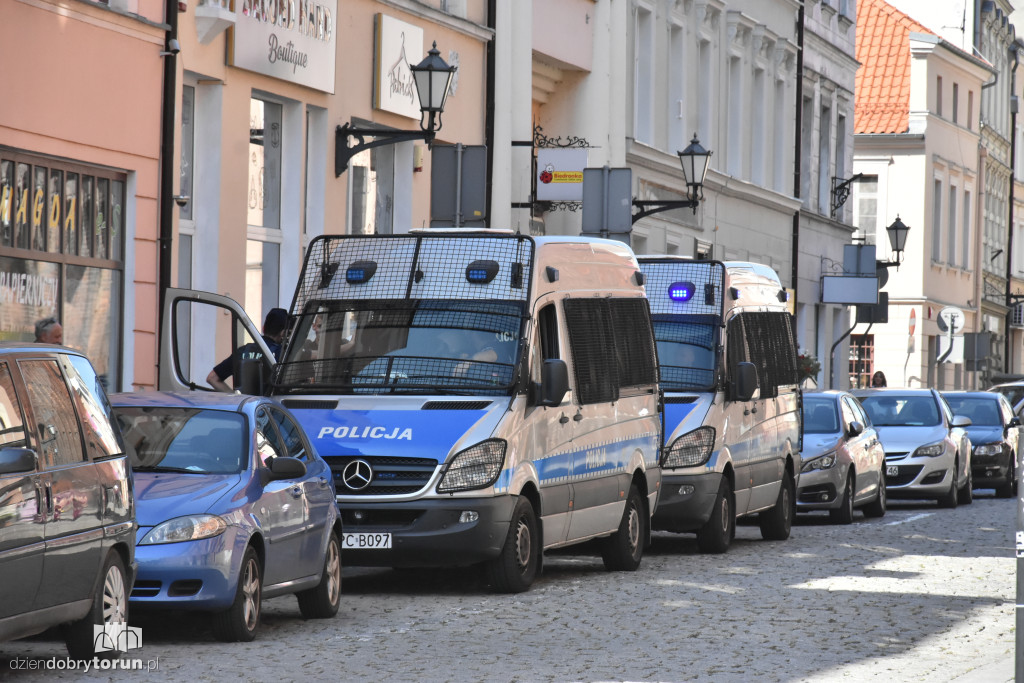 Pełno policji na starówce