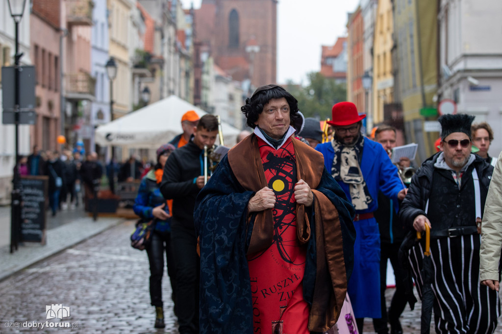 Parada otwierająca Festiwal Lalek