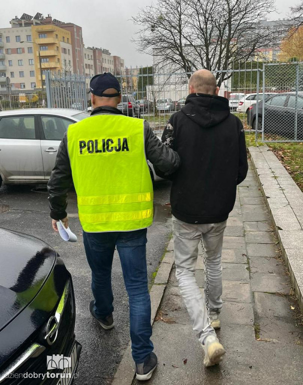 Mężczyźni okradli cukiernię