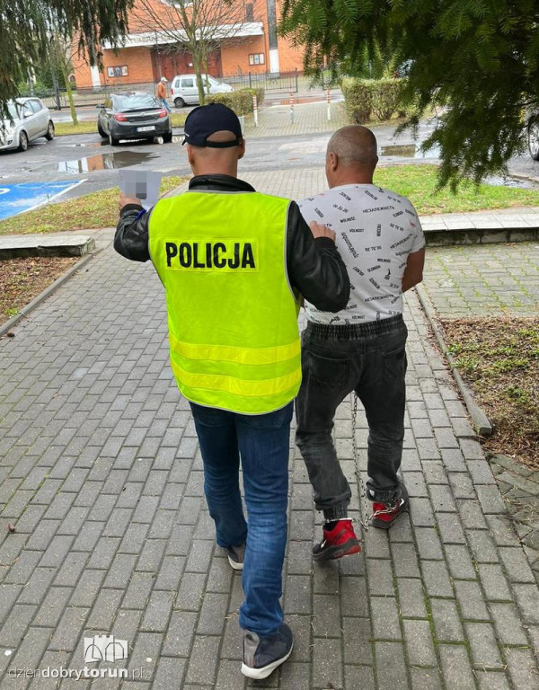 Mężczyźni okradli cukiernię