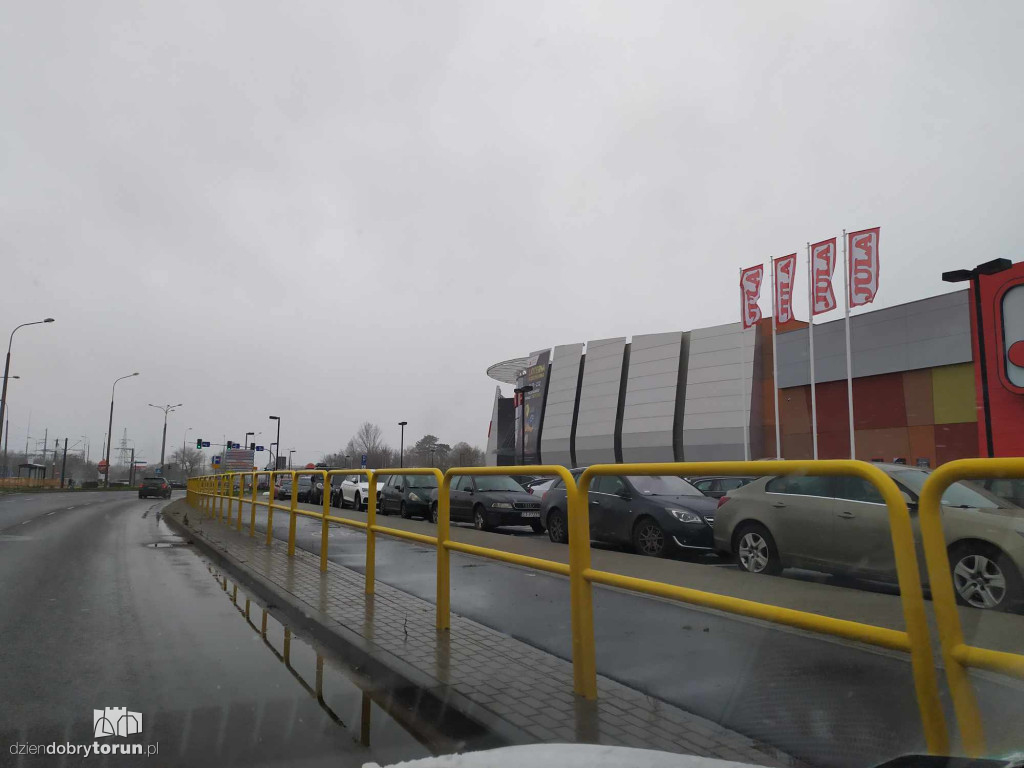 Utrudnienia na parkingu przed CH Plaza