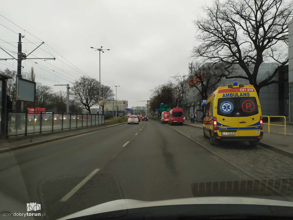 Zderzenie tramwaju z karetką