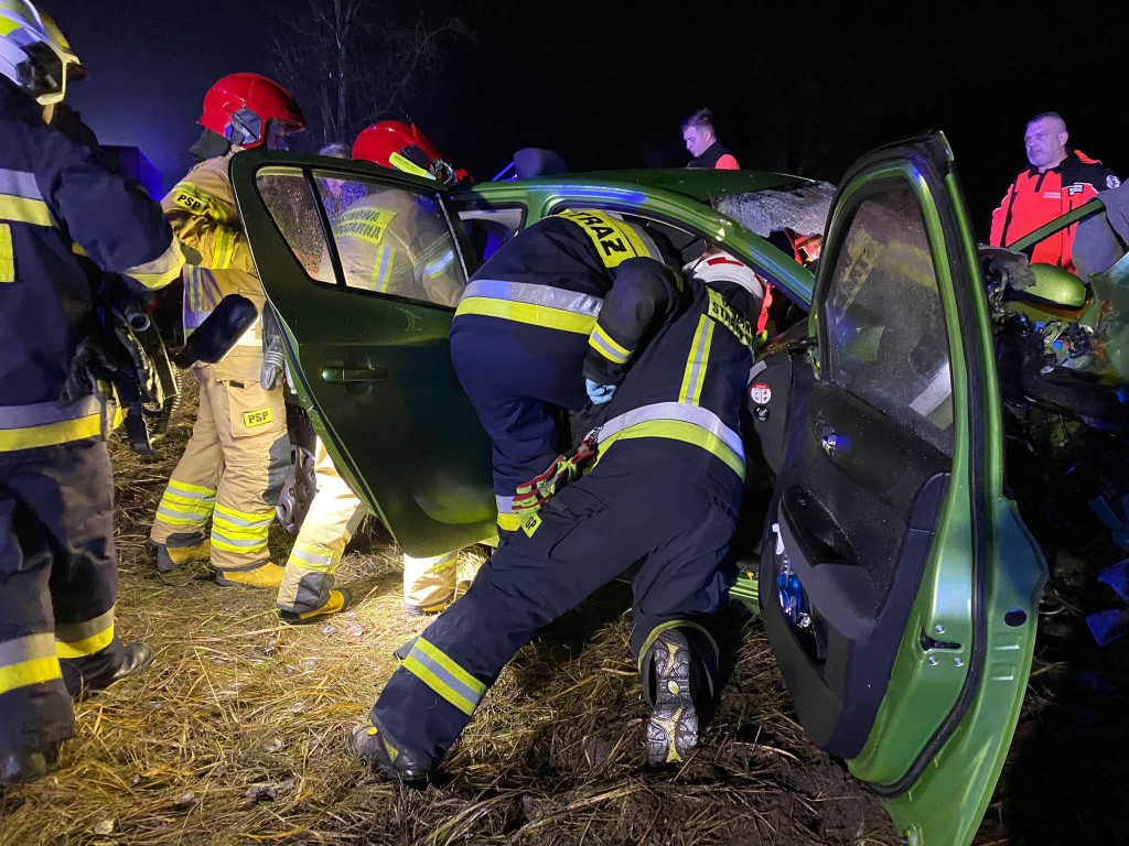 Zderzenie trzech samochodów na DK10