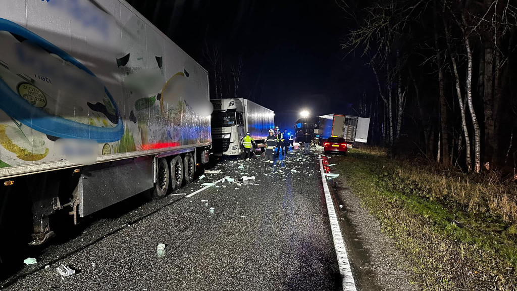 Zderzenie trzech samochodów na DK10