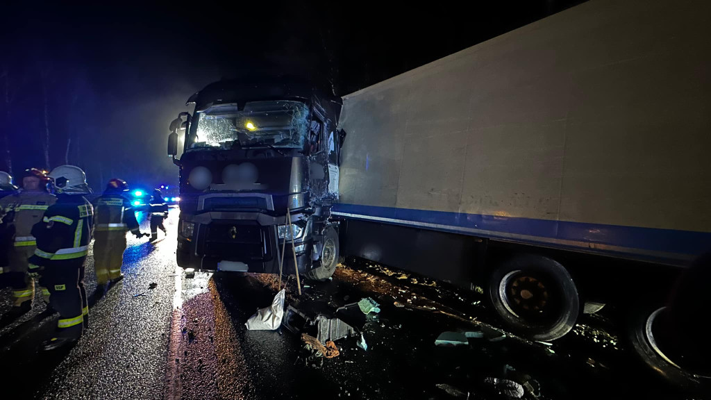 Zderzenie trzech samochodów na DK10