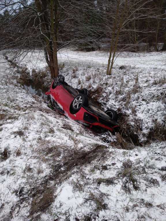 Dachowanie samochodów w okolicach Lubicza