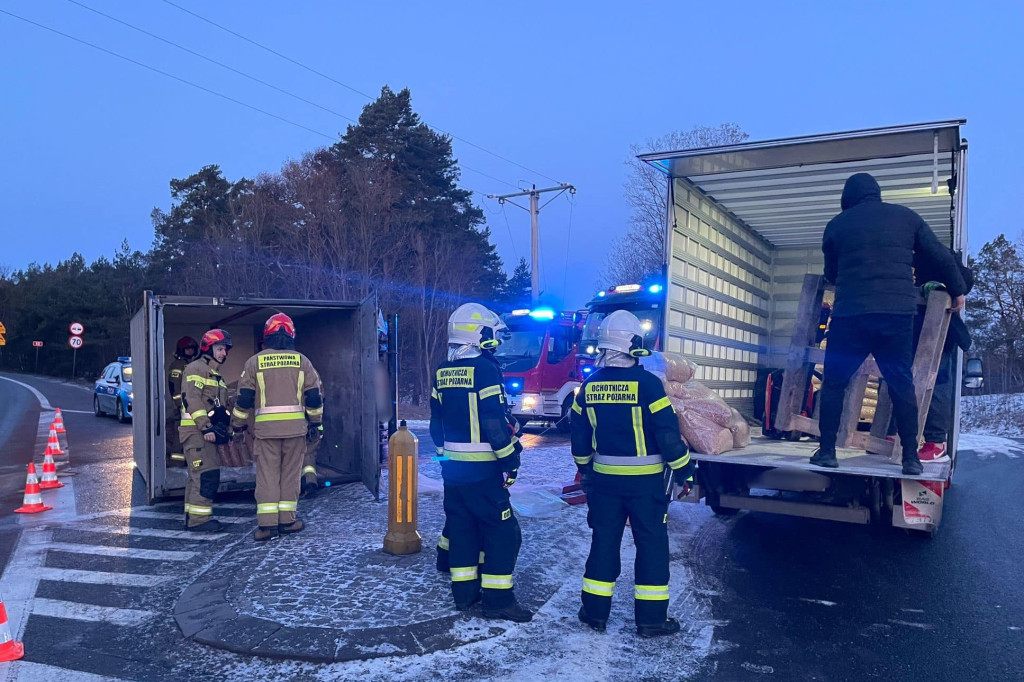 Niedaleko Solca Kuj. przewrócił się bus