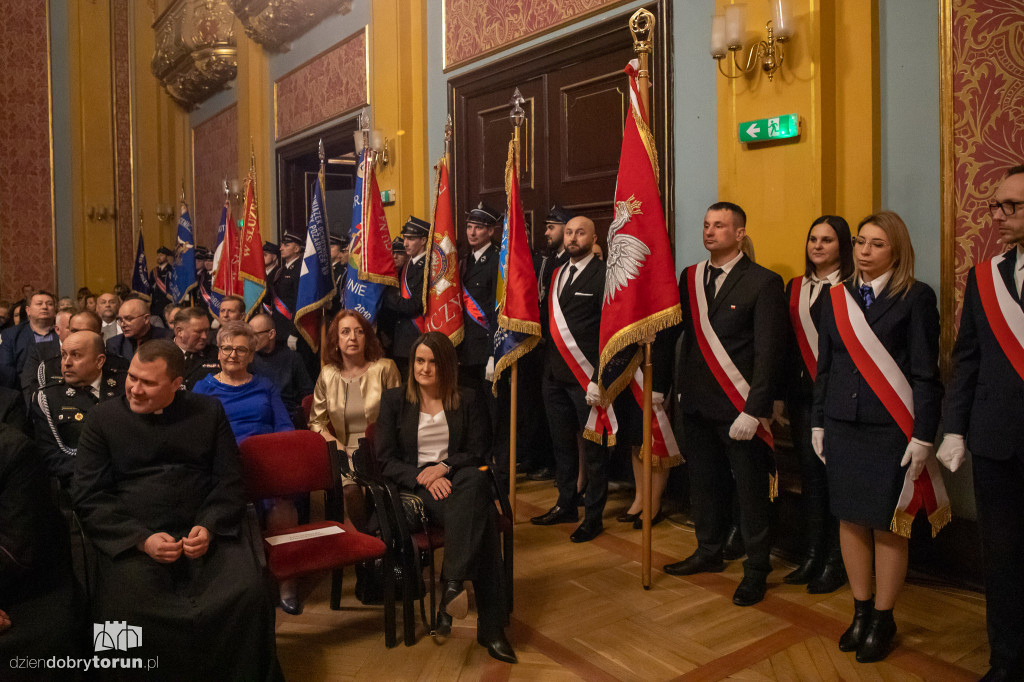 Przekazanie sztandaru dla Powiatu Toruńskiego