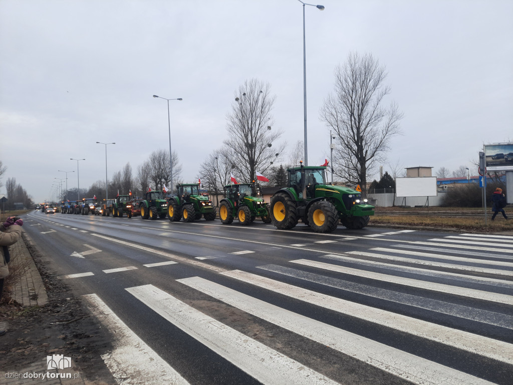 Protest rolników w Toruniu na zbiegu DK10 i DK15