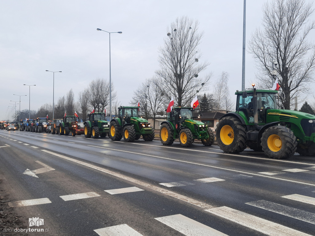 Protest rolników w Toruniu na zbiegu DK10 i DK15