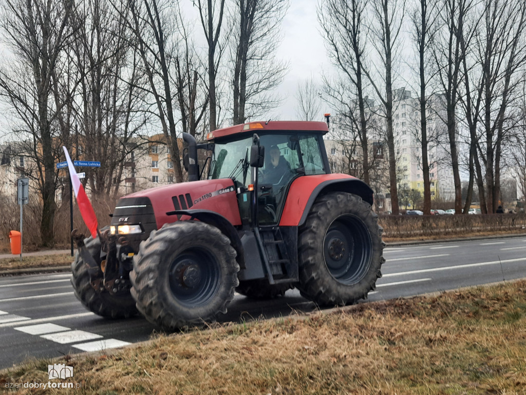 Protest rolników w Toruniu na zbiegu DK10 i DK15