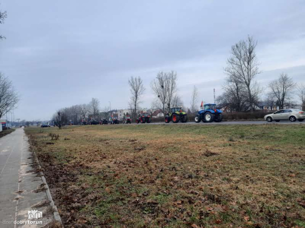 Protest rolników w Toruniu na zbiegu DK10 i DK15