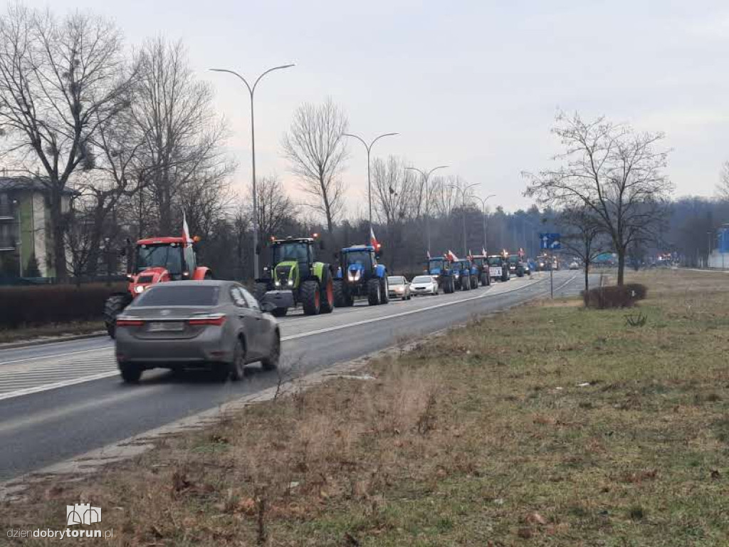 Protest rolników w Toruniu na zbiegu DK10 i DK15
