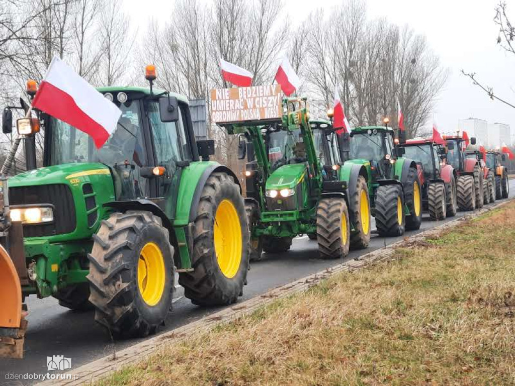 Protest rolników w Toruniu na zbiegu DK10 i DK15