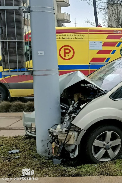 Wypadek na Broniewskiego w Toruniu