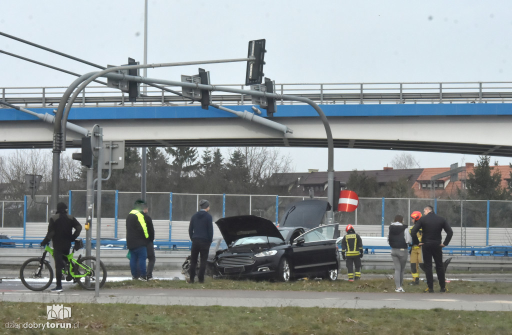 Pożar samochodu przy nowym moście