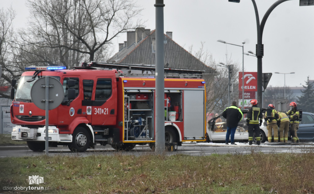 Pożar samochodu przy nowym moście