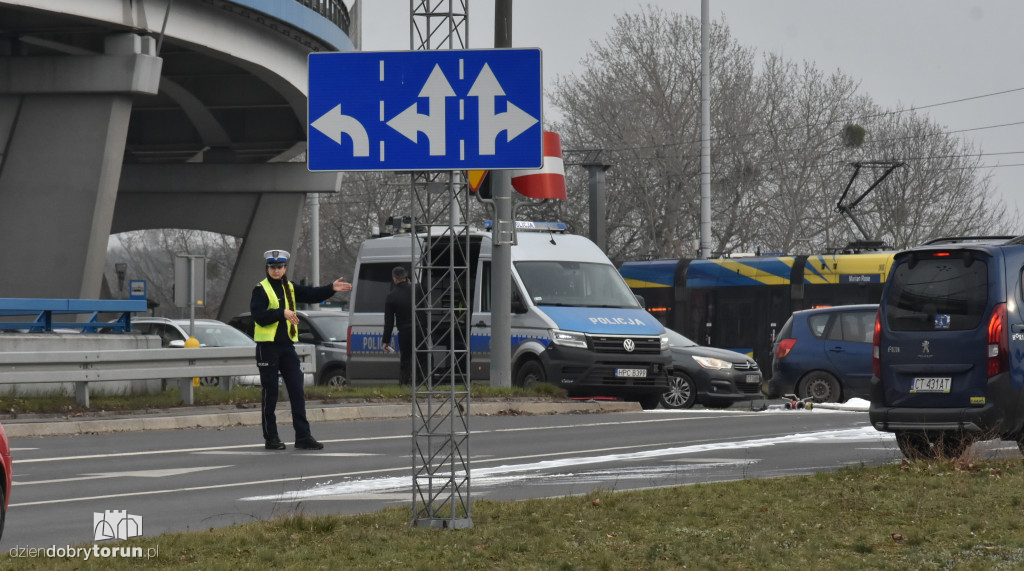 Pożar samochodu przy nowym moście