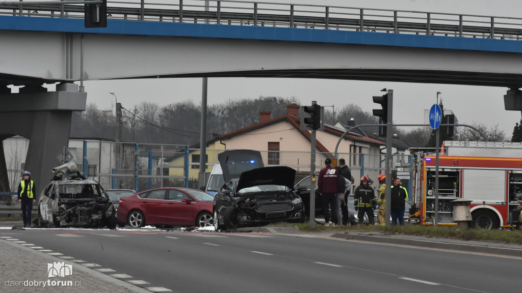 Pożar samochodu przy nowym moście