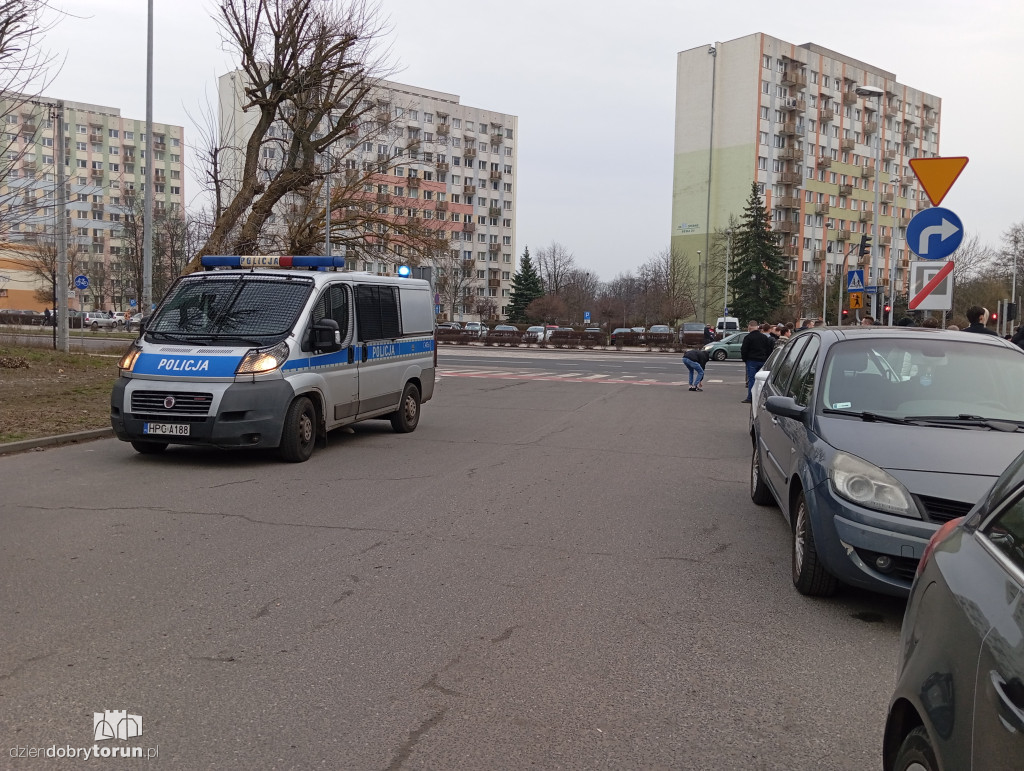 Mnóstwo policji na meczu Elany z Zawiszą