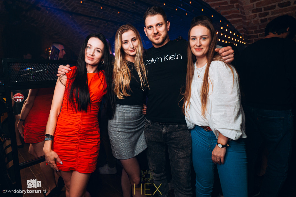 Sobotnia impreza w klubie Hex w Toruniu