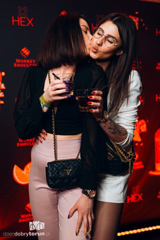 Sobotnia impreza w klubie Hex w Toruniu