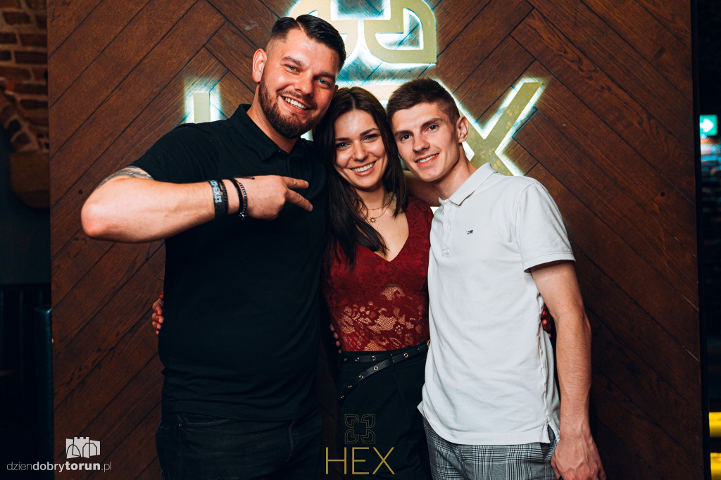 Sobotnia impreza w klubie Hex w Toruniu