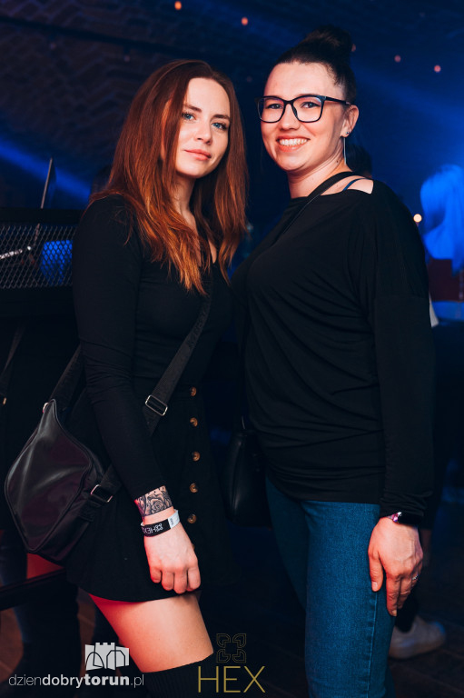 Sobotnia impreza w klubie Hex w Toruniu