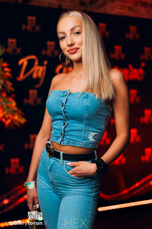 Sobotnia impreza w klubie Hex