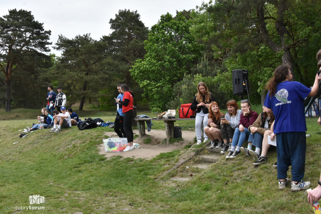 Mecz w błocie na Piernikaliach