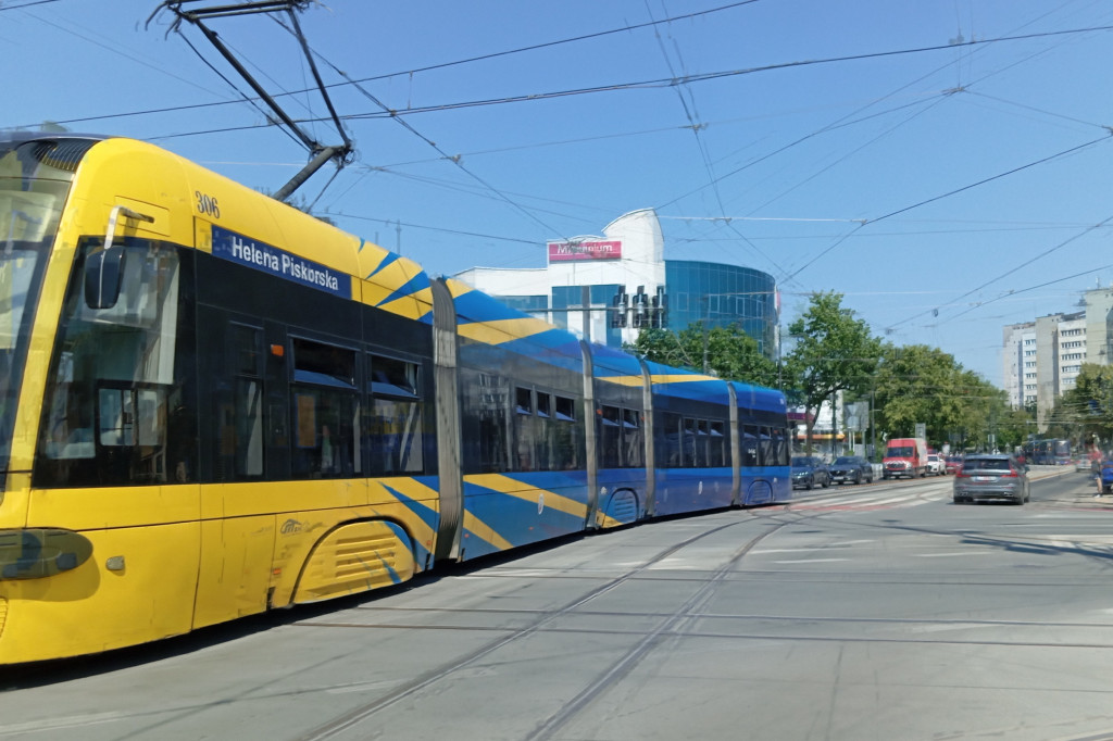 Awaria tramwaju na skrzyżowaniu w centrum Torunia