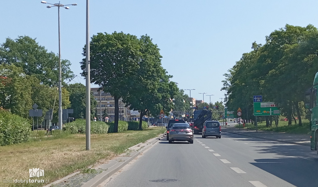 Awaria tramwaju na skrzyżowaniu w centrum Torunia