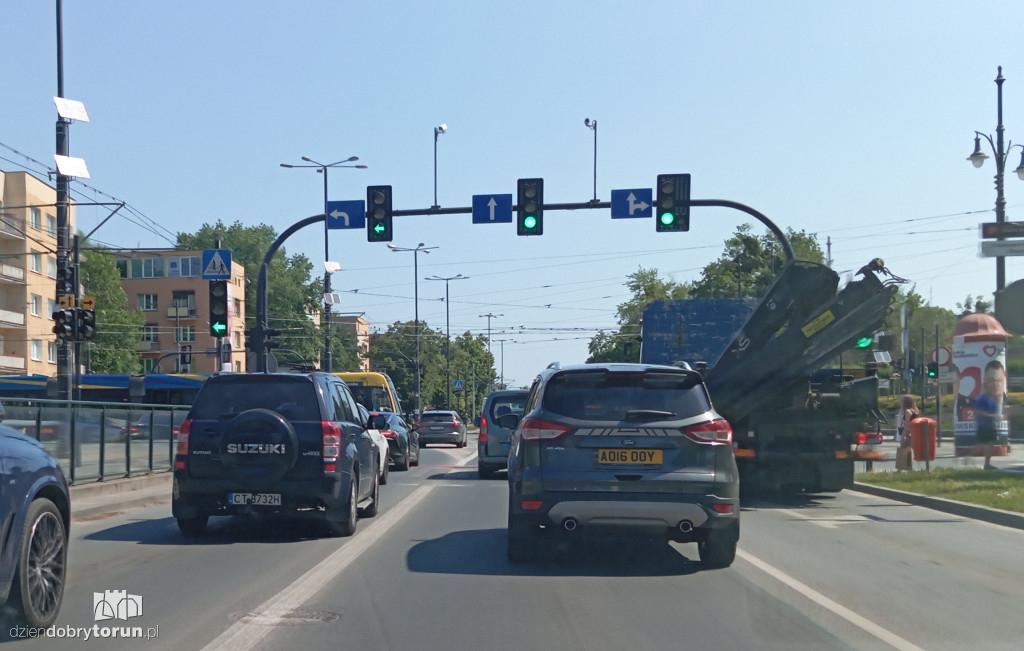 Awaria tramwaju na skrzyżowaniu w centrum Torunia