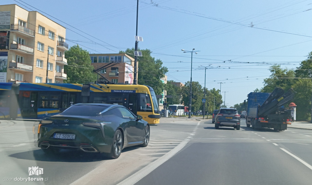 Awaria tramwaju na skrzyżowaniu w centrum Torunia