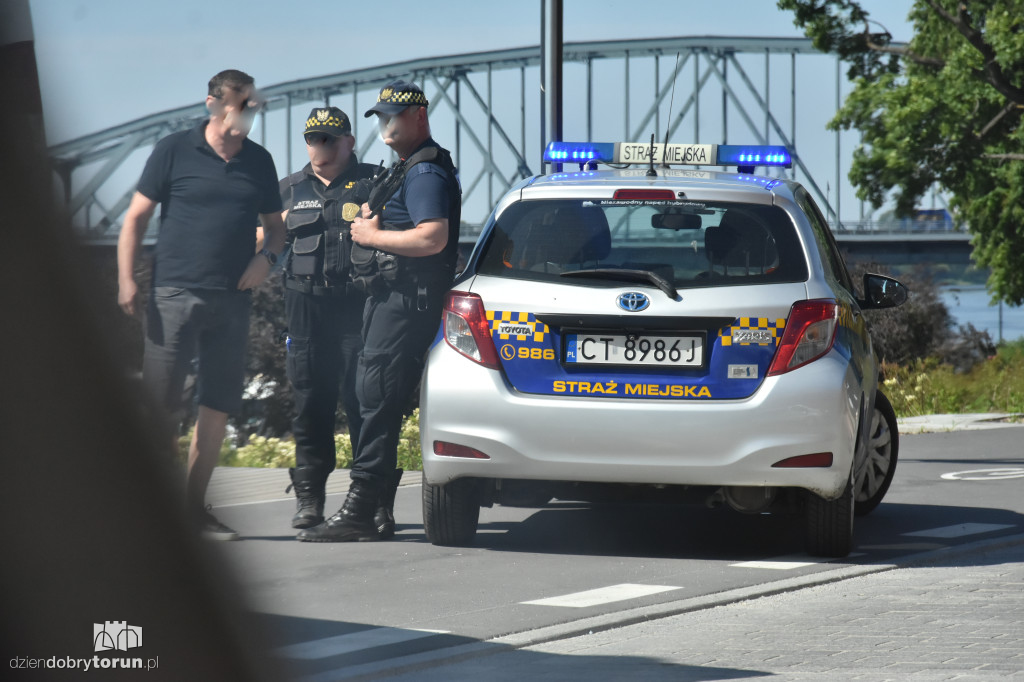 Duże zniszczenia pawilonu na bulwarach