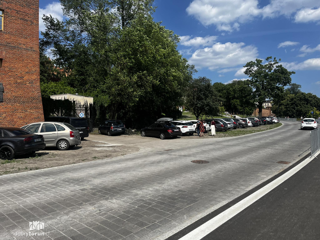 Tak kierowcy parkują na bulwarach