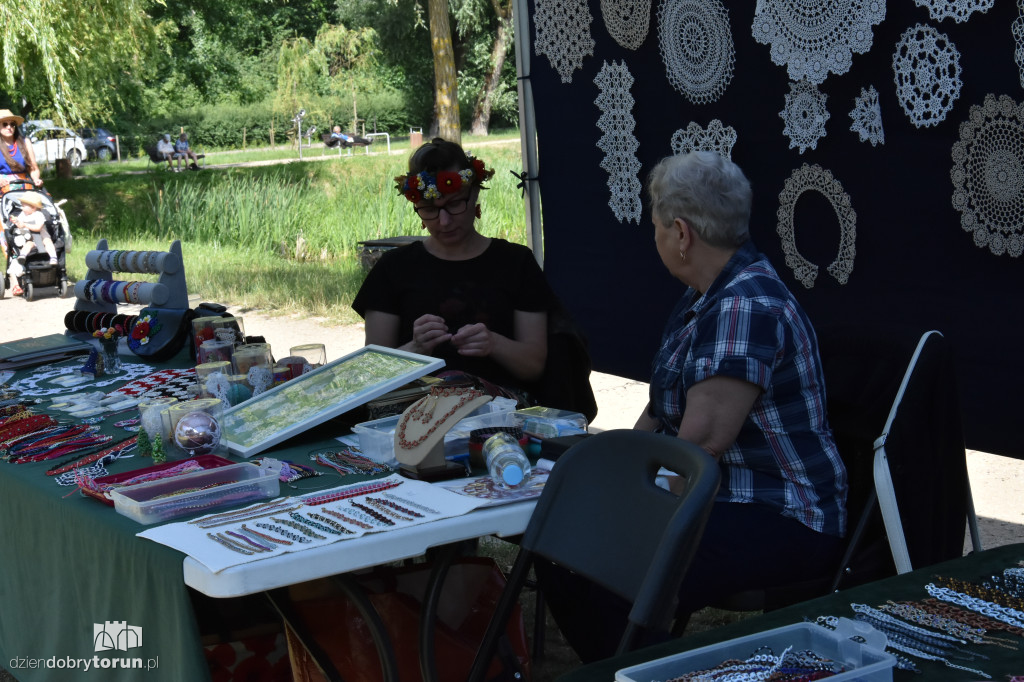 Sobotki poranek na Martówce - Śniadanie na trawie