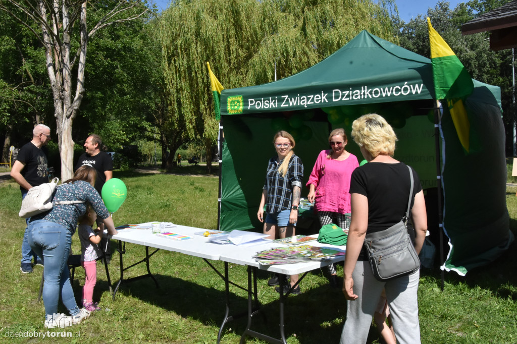 Sobotki poranek na Martówce - Śniadanie na trawie