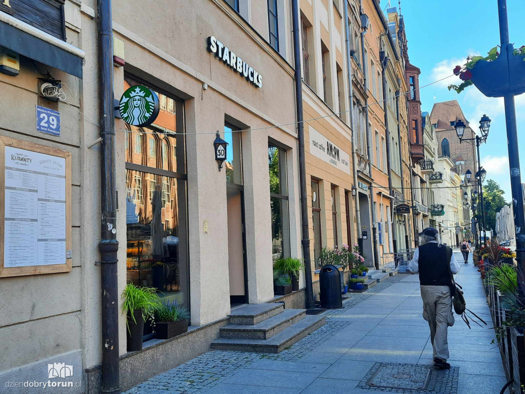 Otwarcie Starbucksa na starówce w Toruniu