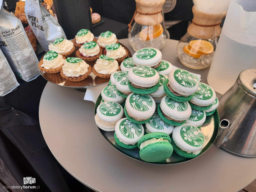 Otwarcie Starbucksa na starówce w Toruniu