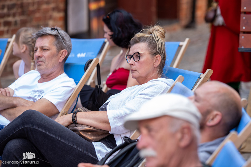 Koncert pod Krzywą Wieżą