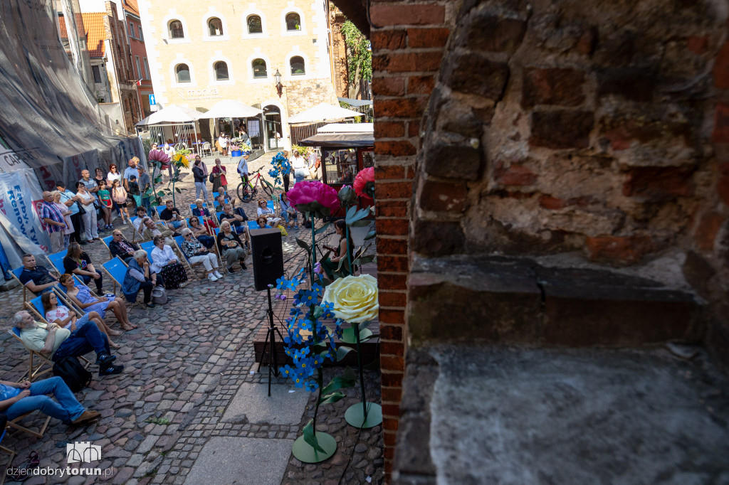 Koncert pod Krzywą Wieżą