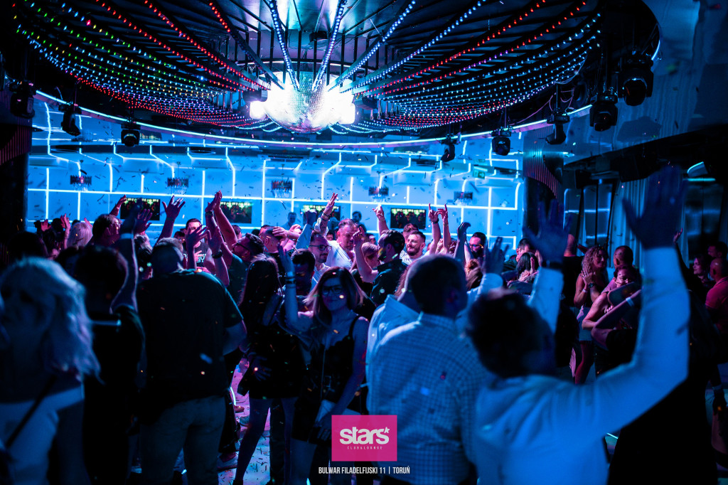 Sobota w Starsie. Parkiet pękał w szwach!