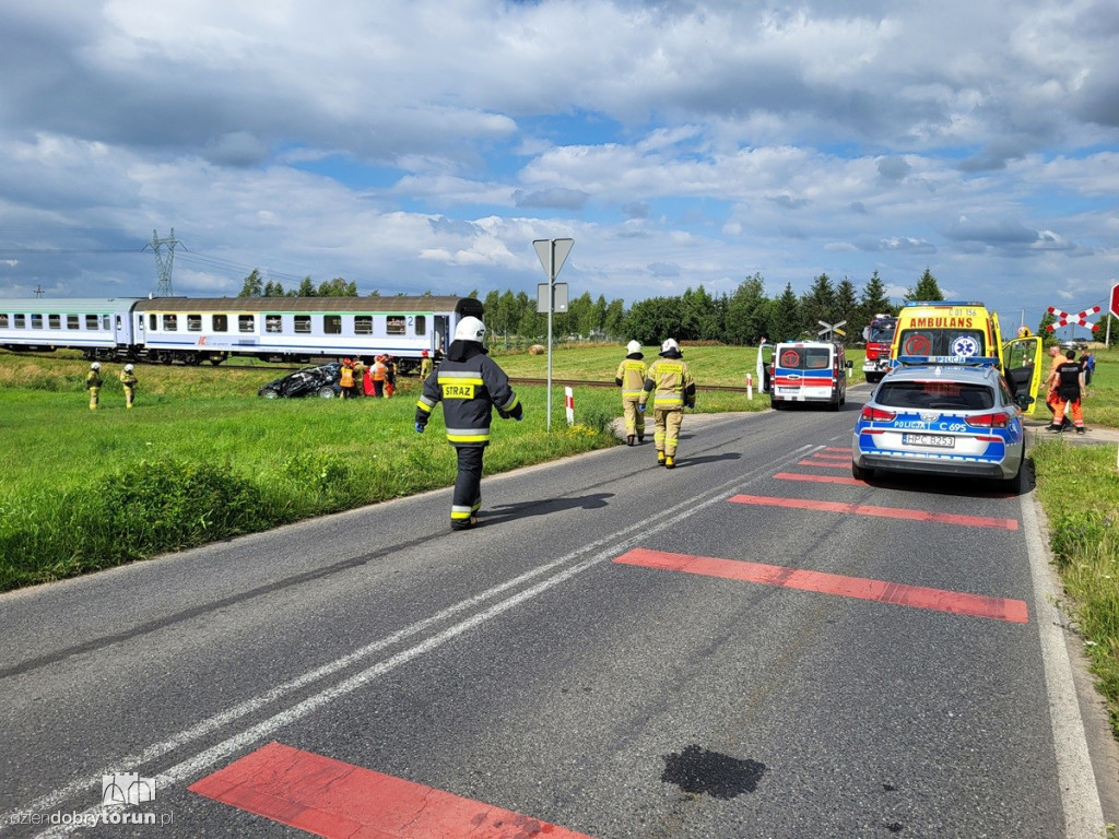 Wjechała pod pociąg. Nie miała żadnych szans