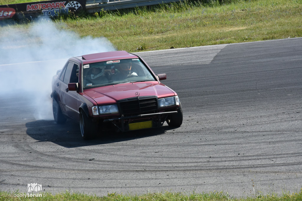 Drifterzy w toruńskim Motoparku