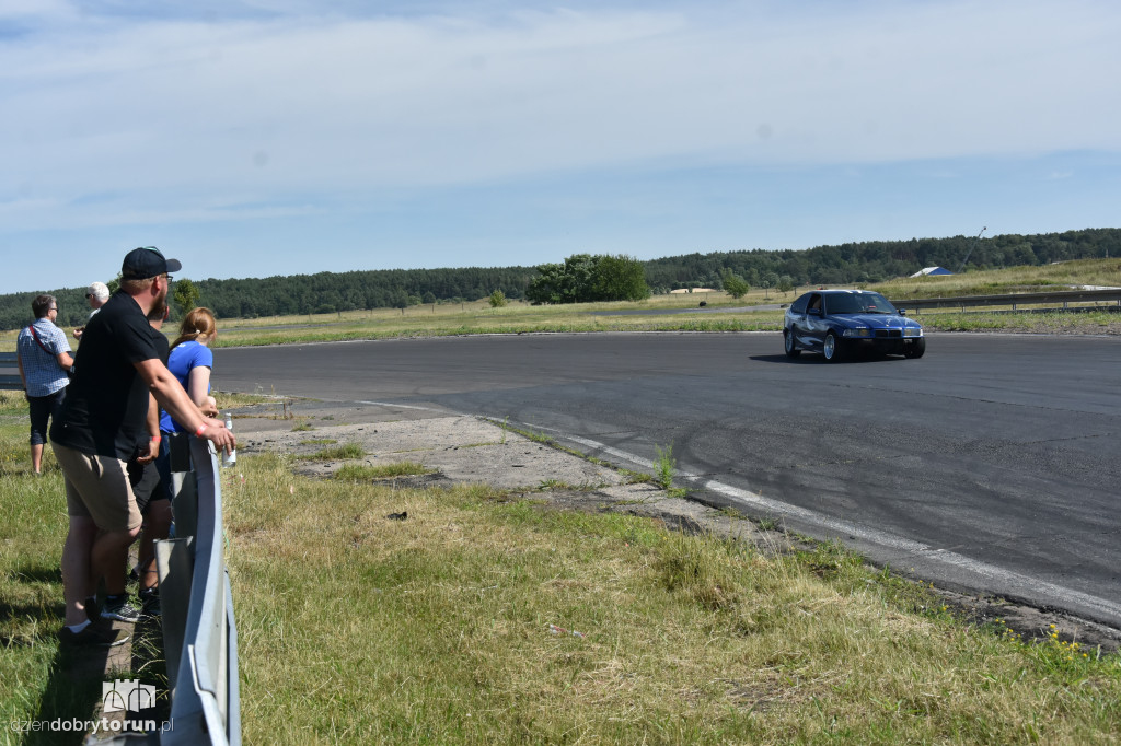 Drifterzy w toruńskim Motoparku