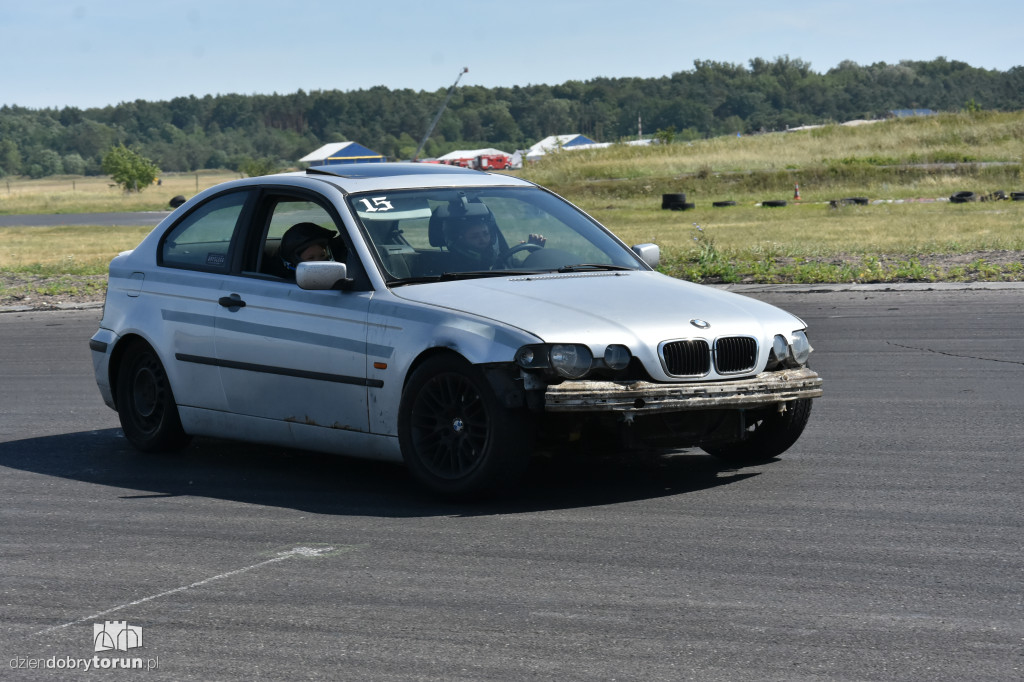 Drifterzy w toruńskim Motoparku