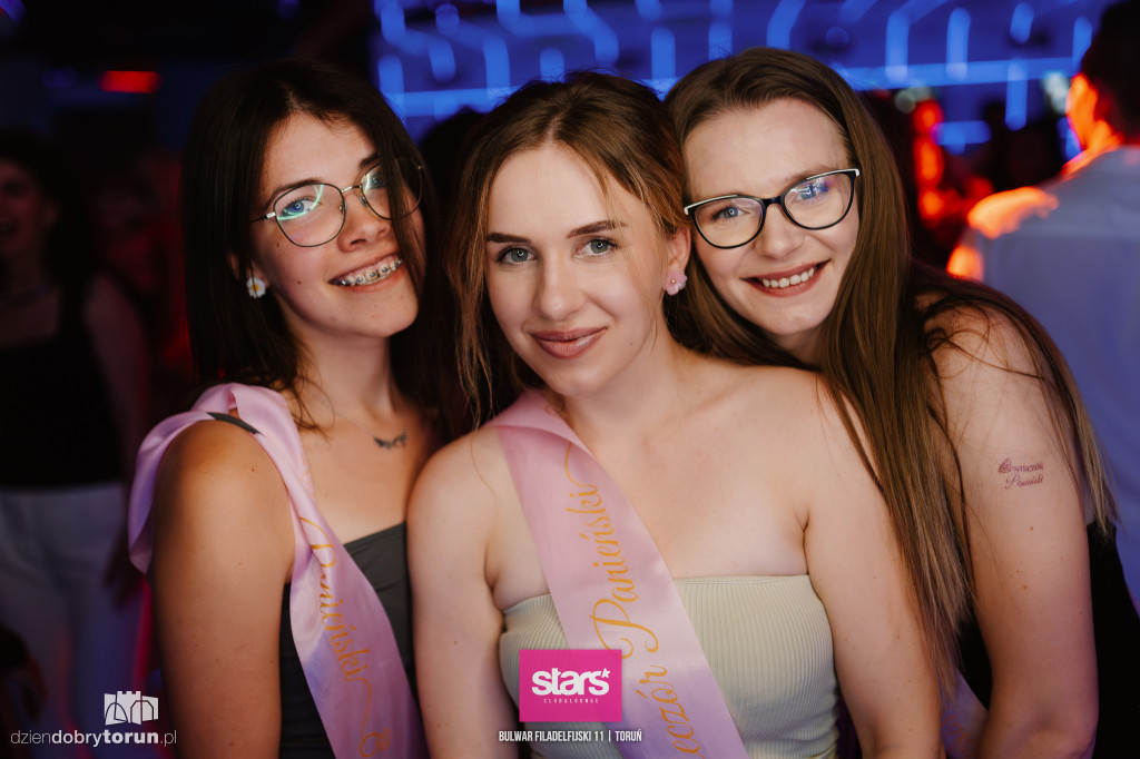 Sobotnia noc w Starsie