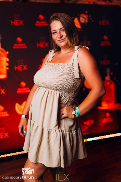 Sobotnia noc w klubie Hex